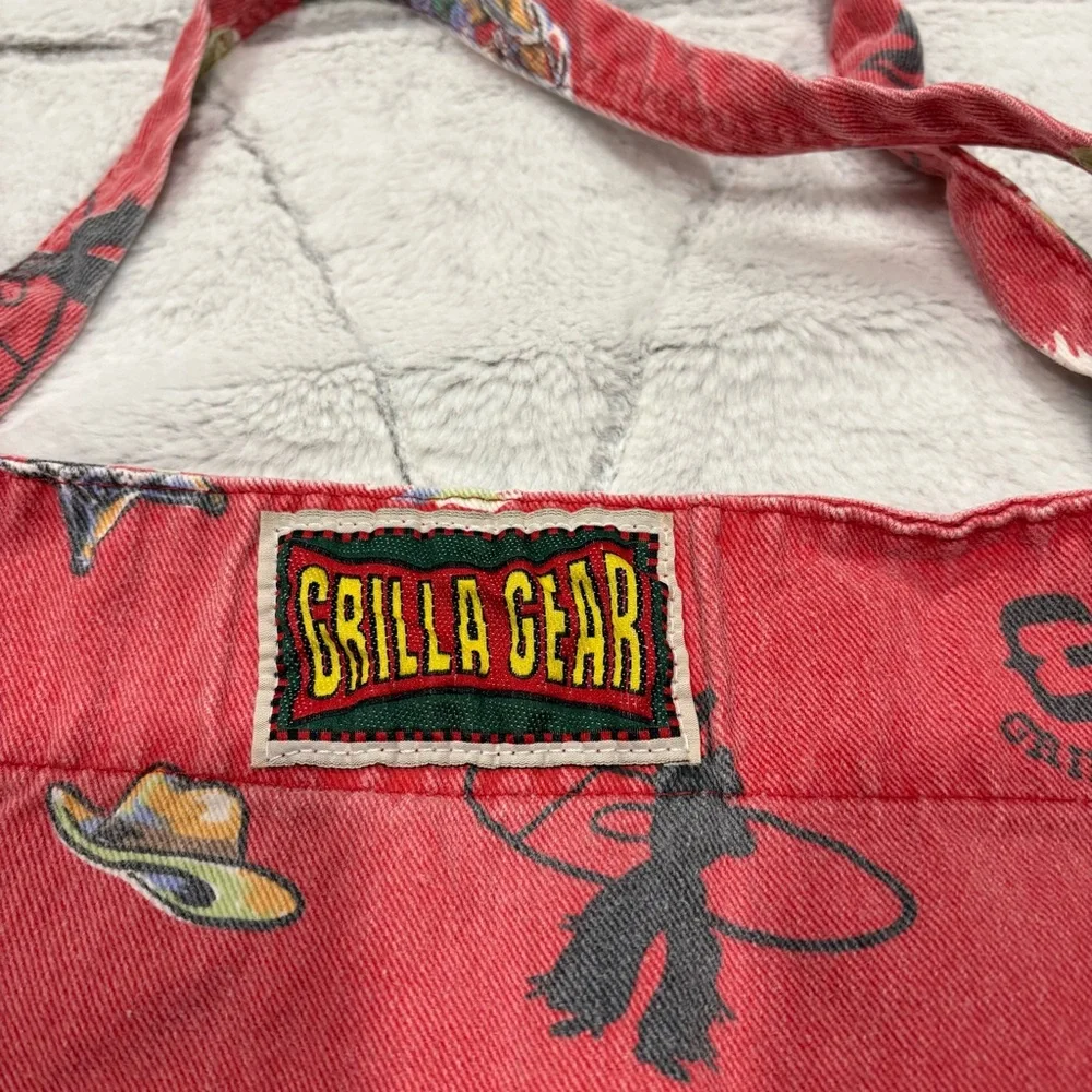 Vintage Grilla Gear Apron Red Western Gorillas Fun Pocket USA Made Cotton - Picture 2 of 6